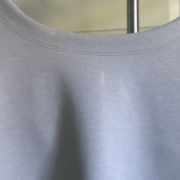 Lululemon Twist Back-to-Front Pullover
Green Fern-flawed - Picture 5 of 8